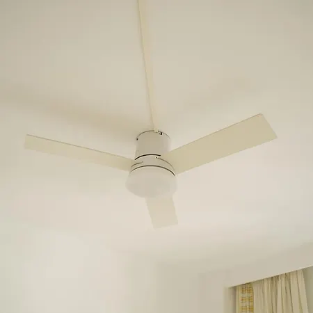 One&lux House - Bright Beachfront Duplex With Parking, Pool & Gym