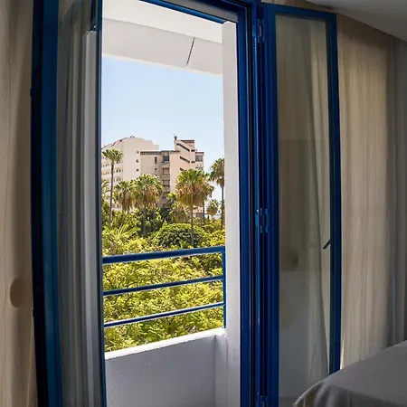 아파트 One&lux House - Bright Beachfront Duplex With Parking, Pool & Gym *