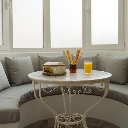 One&lux House - Bright Beachfront Duplex With Parking, Pool & Gym *