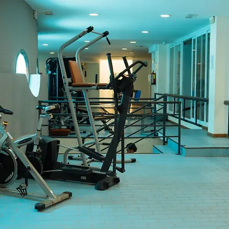 One&lux House - Bright Beachfront Duplex With Parking, Pool & Gym * 마르베야