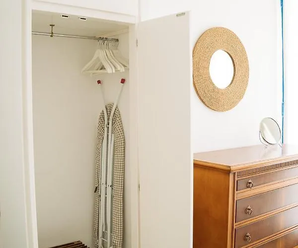Apartmán One&lux House - Bright Beachfront Duplex With Parking, Pool & Gym *