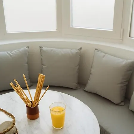 One&lux House - Bright Beachfront Duplex With Parking, Pool & Gym Apartman Marbella