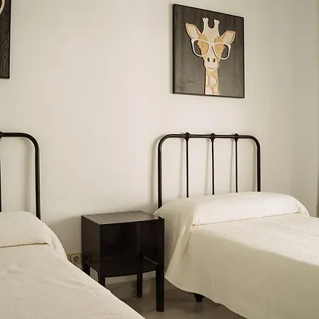 Komodo House - Bright Beachfront Duplex With Parking, Pool & Gym Apartment Marbella