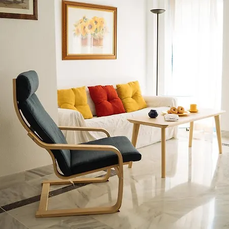 Apartman One&lux House - Bright Beachfront Duplex With Parking, Pool & Gym *