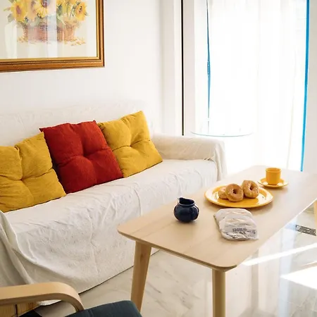Apartman One&lux House - Bright Beachfront Duplex With Parking, Pool & Gym *