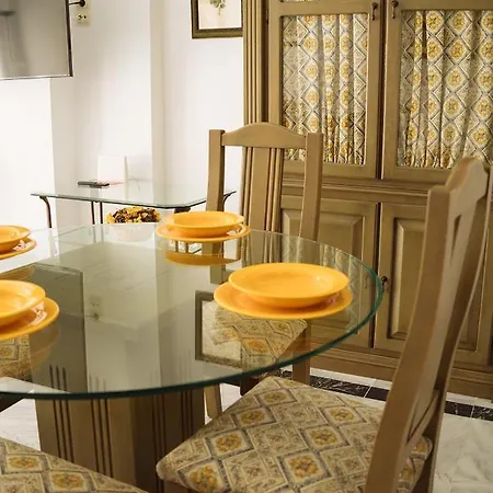 Komodo House - Bright Beachfront Duplex With Parking, Pool & Gym Apartment Marbella