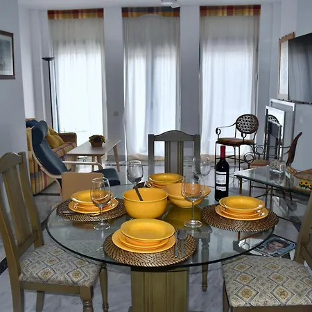 One&lux House - Bright Beachfront Duplex With Parking, Pool & Gym Apartman