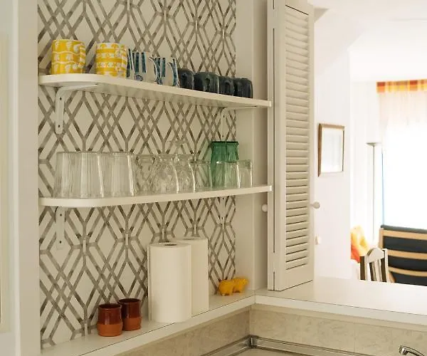 Apartment One&lux House - Bright Beachfront Duplex With Parking, Pool & Gym