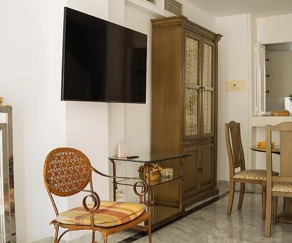 Appartamento One&lux House - Bright Beachfront Duplex With Parking, Pool & Gym *