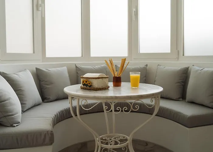 One&lux House - Bright Beachfront Duplex With Parking, Pool & Gym *