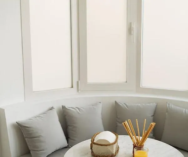 One&lux House - Bright Beachfront Duplex With Parking, Pool & Gym