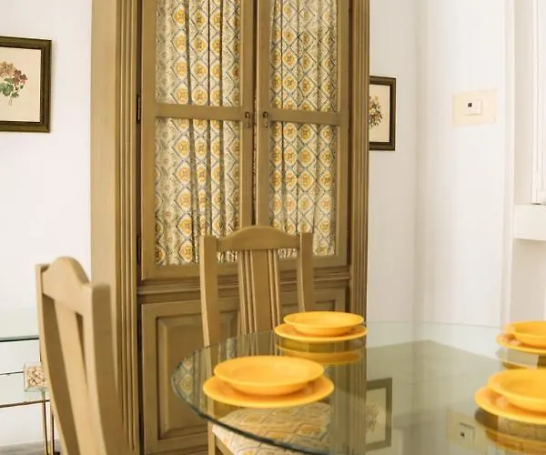 Apartament One&lux House - Bright Beachfront Duplex With Parking, Pool & Gym Marbella