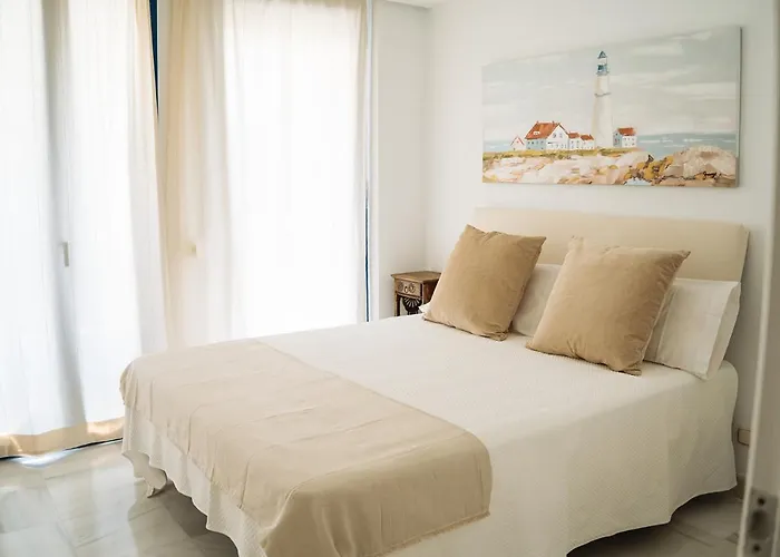 One&lux House - Bright Beachfront Duplex With Parking, Pool & Gym *