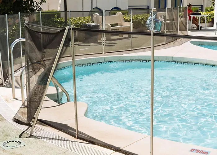 One&lux House - Bright Beachfront Duplex With Parking, Pool & Gym * Marbella