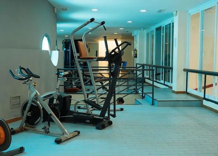 One&lux House - Bright Beachfront Duplex With Parking, Pool & Gym * Marbella