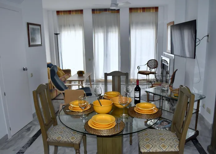 One&lux House - Bright Beachfront Duplex With Parking, Pool & Gym Appartamento Marbella