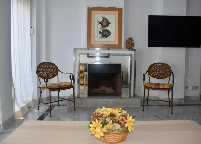 One&lux House - Bright Beachfront Duplex With Parking, Pool & Gym Appartamento Marbella