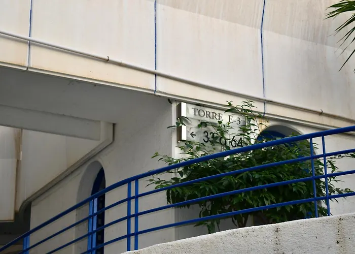 One&lux House - Bright Beachfront Duplex With Parking, Pool & Gym Marbella