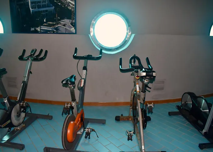 One&lux House - Bright Beachfront Duplex With Parking, Pool & Gym *