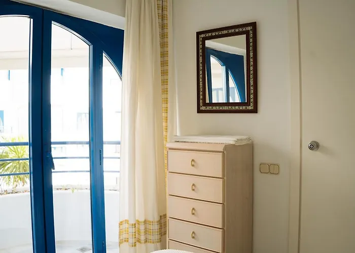 アパート One&lux House - Bright Beachfront Duplex With Parking, Pool & Gym