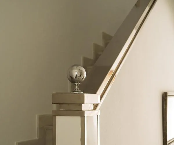 One&lux House - Bright Beachfront Duplex With Parking, Pool & Gym マルベーリャ