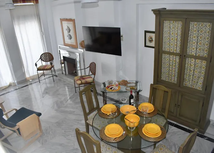 One&lux House - Bright Beachfront Duplex With Parking, Pool & Gym アパート *
