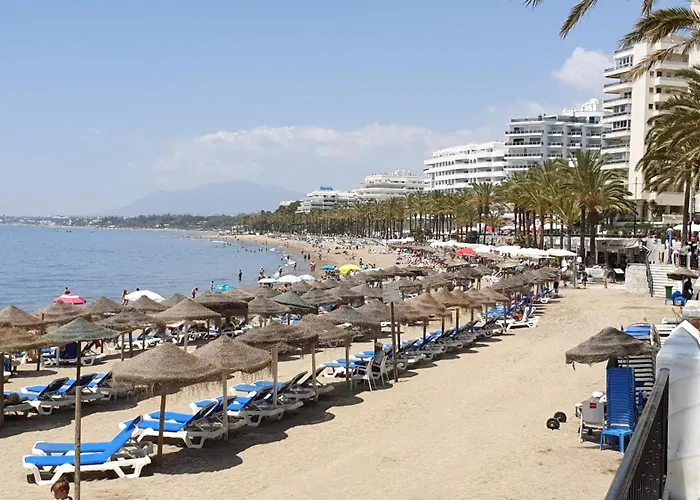 One&lux House - Bright Beachfront Duplex With Parking, Pool & Gym マルベーリャ