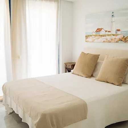 One&lux House - Bright Beachfront Duplex With Parking, Pool & Gym *