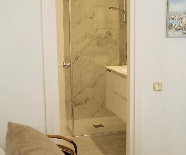 Appartement One&lux House - Bright Beachfront Duplex With Parking, Pool & Gym *