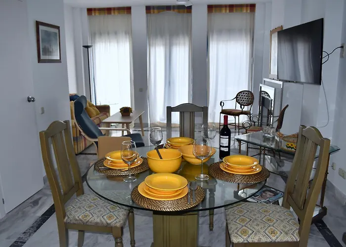 One&lux House - Bright Beachfront Duplex With Parking, Pool & Gym Appartement